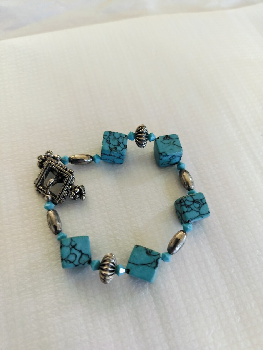 Southwestern Turquoise Style Cube & Silver Barrel Bead Bracelet Ornate Box Clasp